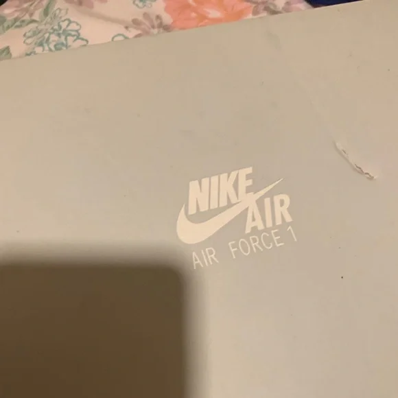 Nike Air Force 1 in Pink and White - Picture 7 of 7